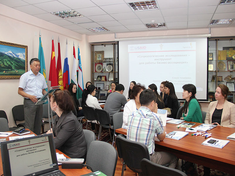 The hall is suitable for seminars, business meetings, presentations, etc