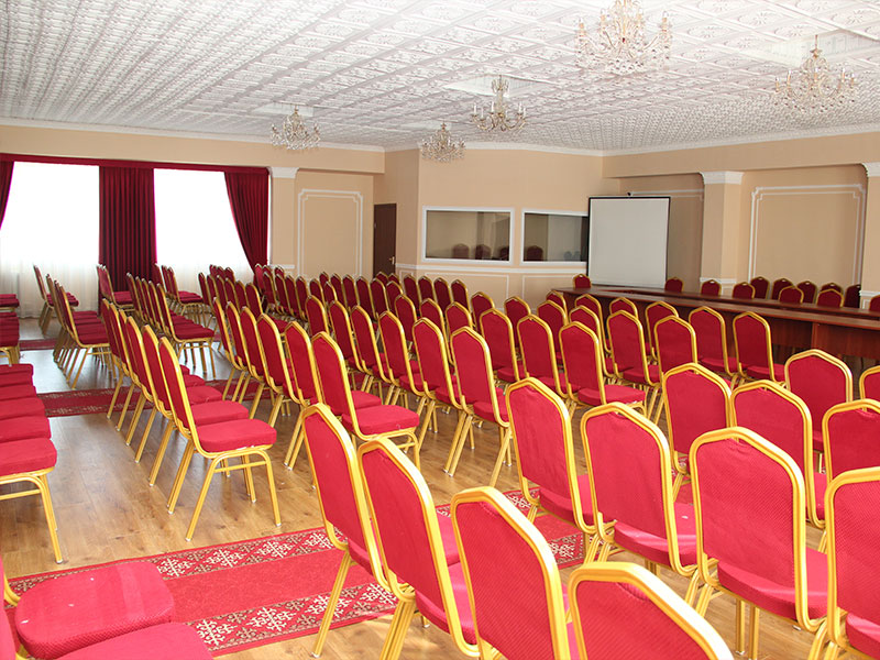 LARGE CONFERENCE ROOM seating up to 200 people (theater-style)